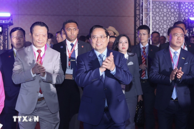 Thủ tướng dự đối thoại cấp cao tại Hội nghị Thượng đỉnh Kinh doanh - đầu tư ASEAN