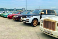 Dàn siêu xe mạ vàng biển đẹp trị giá hơn 50 tỷ đồng của đại gia kín tiếng