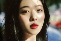 Mẹ ruột tiết lộ những bí mật chưa bao giờ công bố về cố nghệ sĩ Sulli