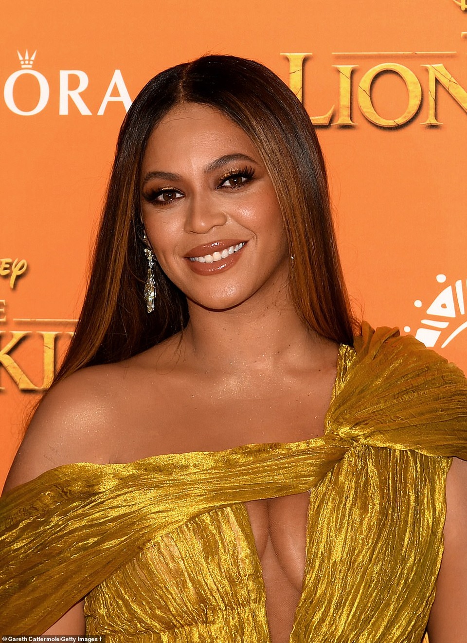 Beyonce gây sốt với hình ảnh đẹp “mãn nhãn” trong album visual mới - 1 Beyonce gây sốt với hình ảnh đẹp “mãn nhãn” trong album visual mới - 1