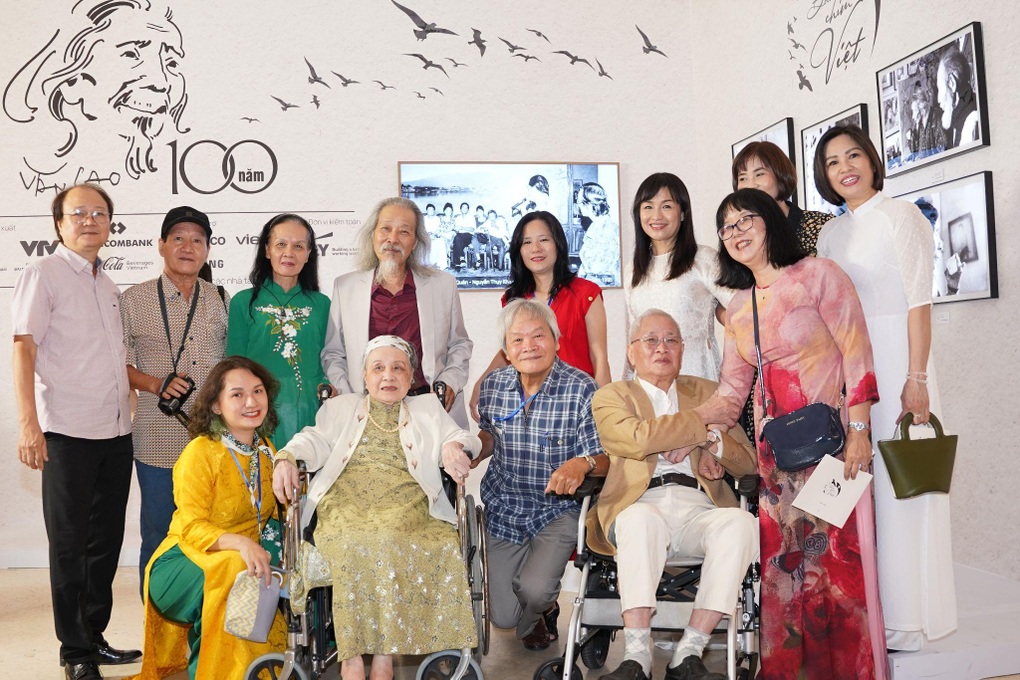 Xúc động nghe Tiến quân ca ở lễ kỷ niệm 100 năm ngày sinh nhạc sĩ Văn Cao - 2 Xúc động nghe Tiến quân ca ở lễ kỷ niệm 100 năm ngày sinh nhạc sĩ Văn Cao - 2