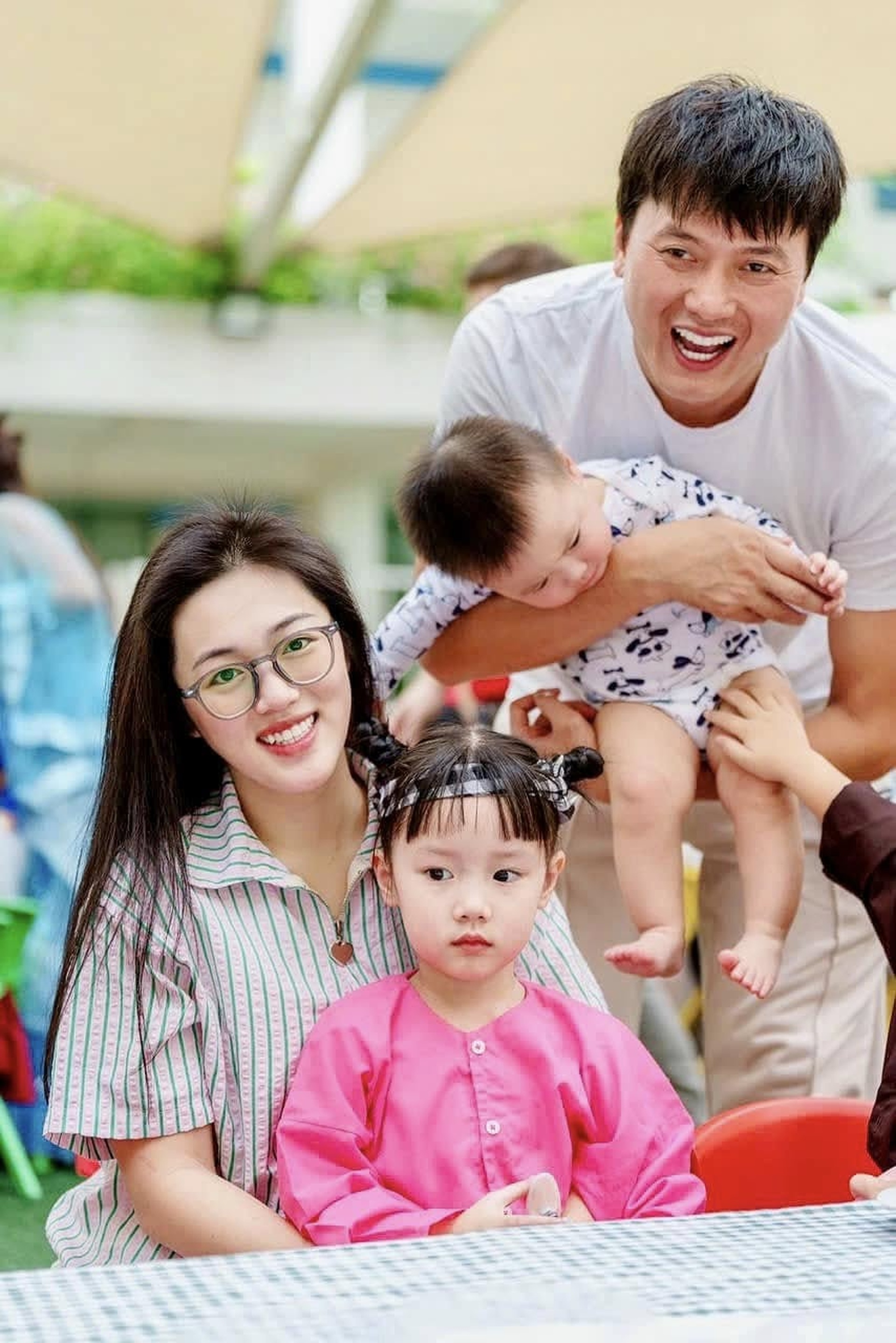 Quách Ngọc Tuyên tuổi 41: Xây nhà lớn cho cha mẹ, vợ kém 16 tuổi ủng hộ - 8 Quách Ngọc Tuyên tuổi 41: Xây nhà lớn cho cha mẹ, vợ kém 16 tuổi ủng hộ - 8