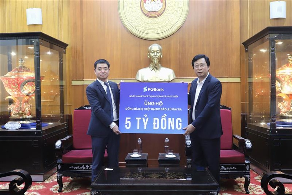 PGBank hỗ trợ đồng bào miền Trung, Tây Nguyên khắc phục hậu quả bão lũ - 1