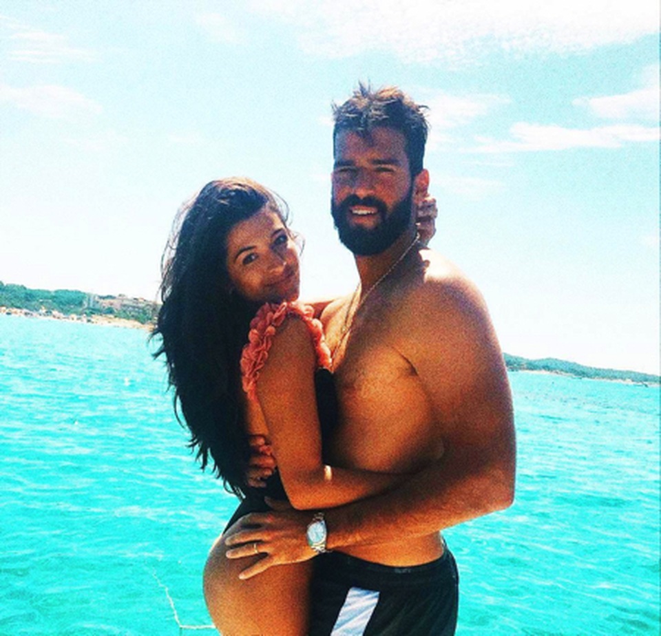 Bà xã xinh đẹp vui mừng khôn xiết trước thành tích của Alisson Becker - 4 Bà xã xinh đẹp vui mừng khôn xiết trước thành tích của Alisson Becker - 4