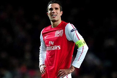 MU gặp khó vụ Van Persie vì bị “vòi tiền”