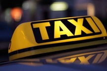 Xe Grab gắn mào “taxi điện tử” trên nóc: Kẻ ủng hộ, người kêu bất hợp lý