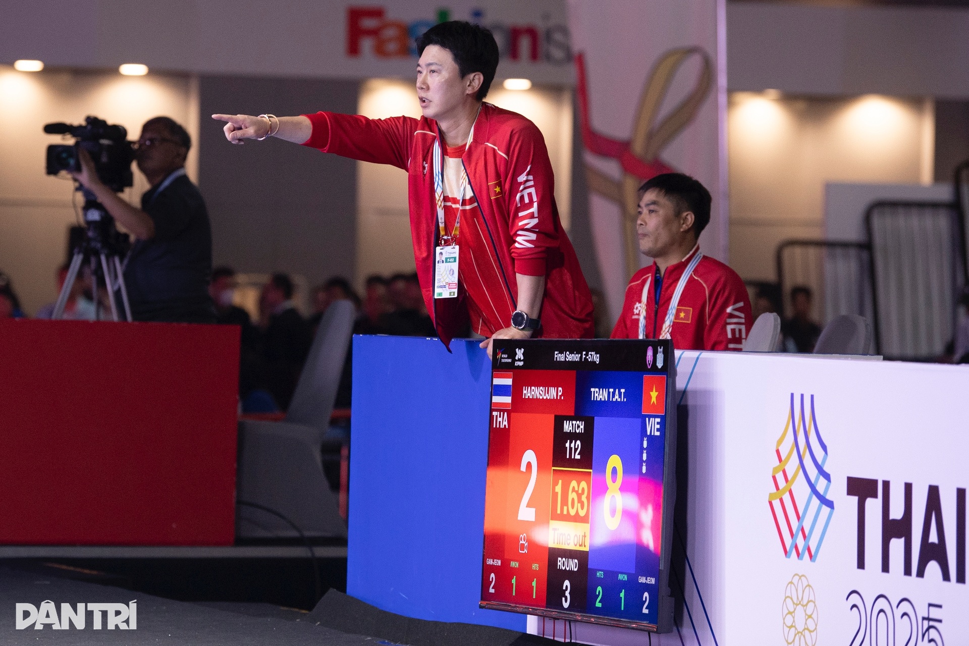 11 évnyi megerőltető edzés után Anh Tuyet dicsőséges győzelemmel szerezte meg harmadik SEA Games aranyérmét - 7