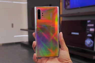 Smartphone có thiết kế đẹp nhất: Samsung Galaxy Note10+