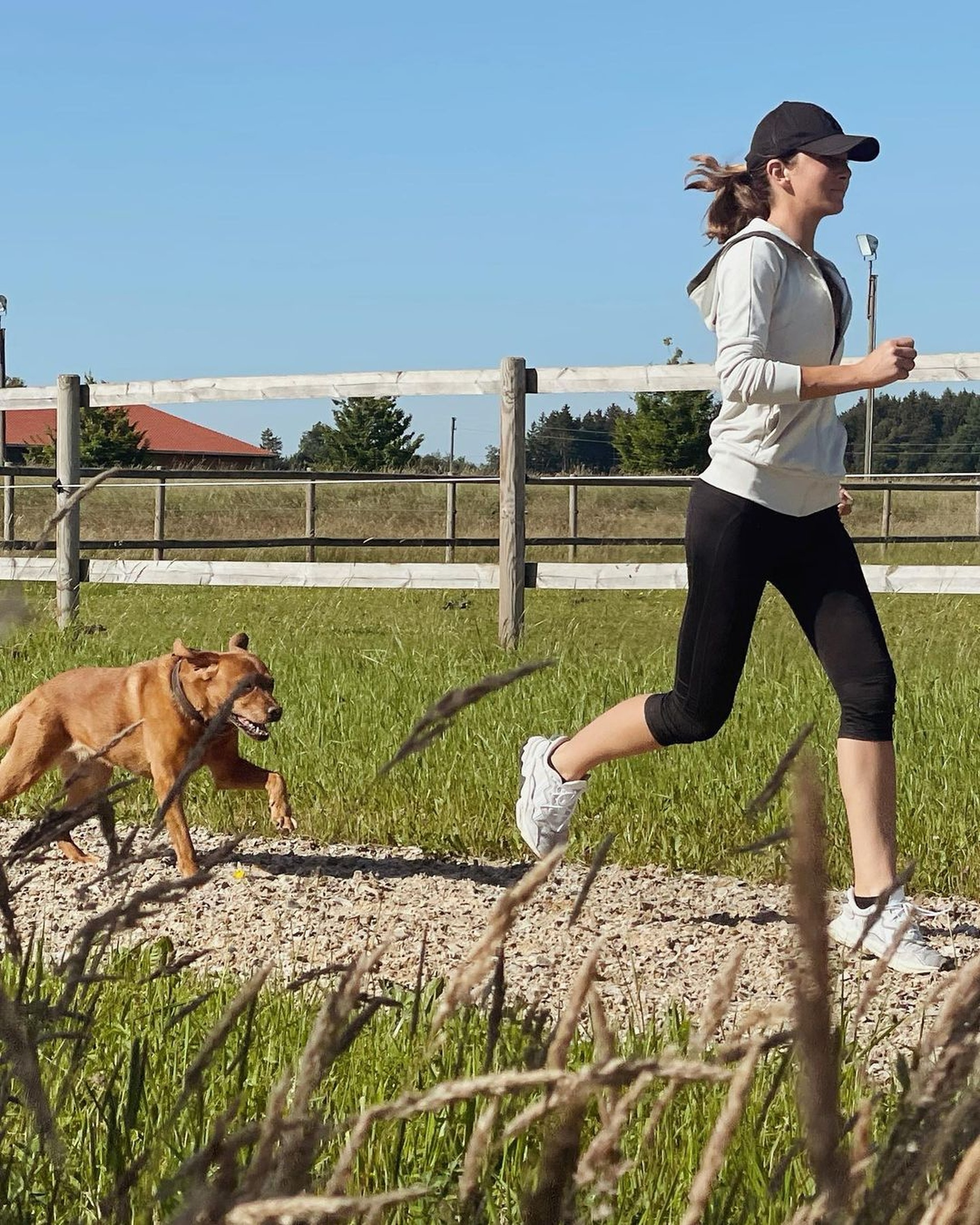 Dàn WAGs đội tuyển Đức: Từ kiến trúc sư tài năng đến MC gợi cảm - 22 Dàn WAGs đội tuyển Đức: Từ kiến trúc sư tài năng đến MC gợi cảm - 22