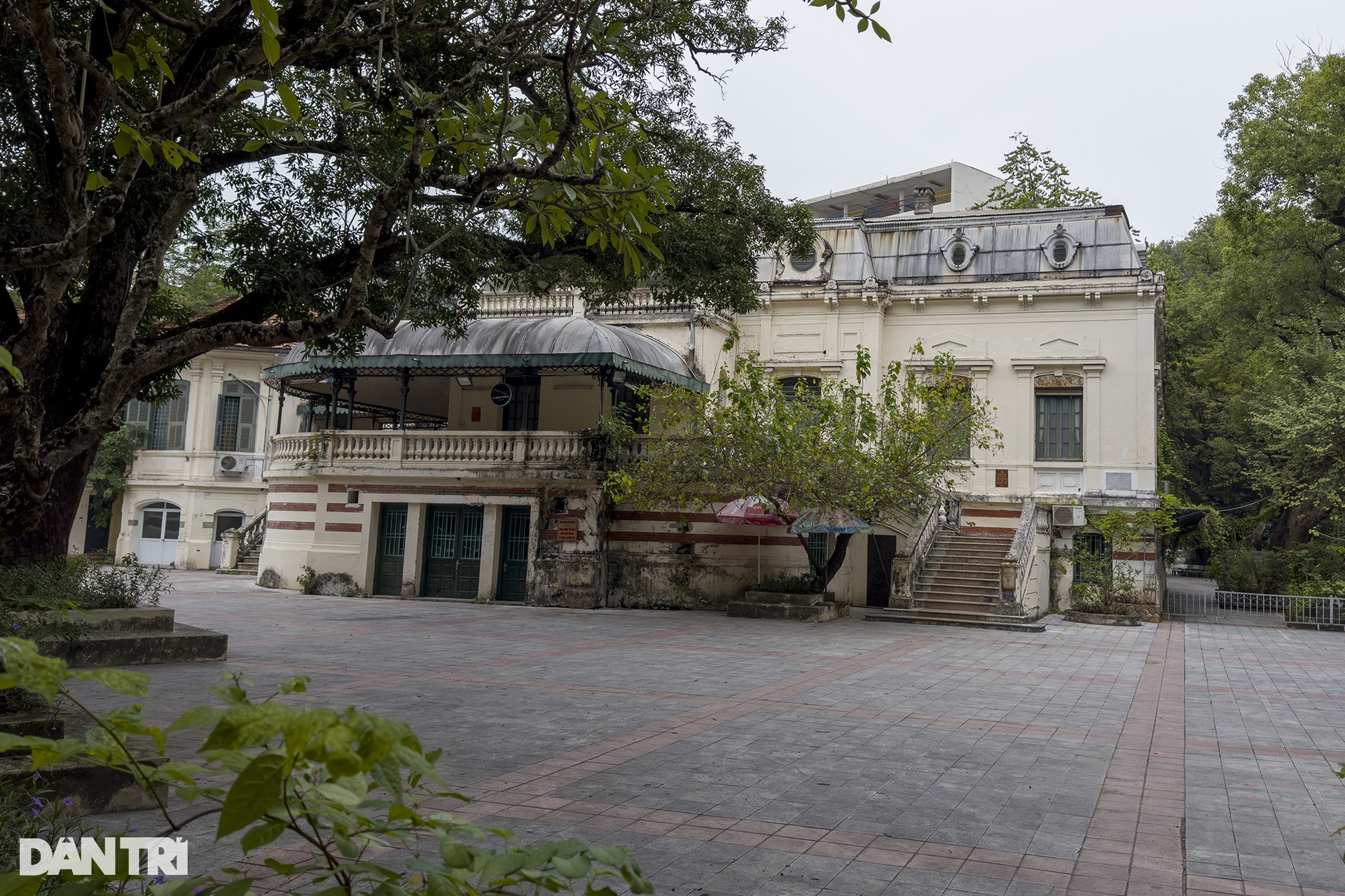 Nhiều công trình cổ trăm tuổi ở Hà Nội chờ ngày được giải mật - 12 Nhiều công trình cổ trăm tuổi ở Hà Nội chờ ngày được giải mật - 12