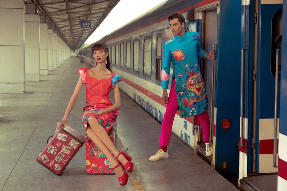 Dàn chân dài rực rỡ sắc màu đón năm mới - 10