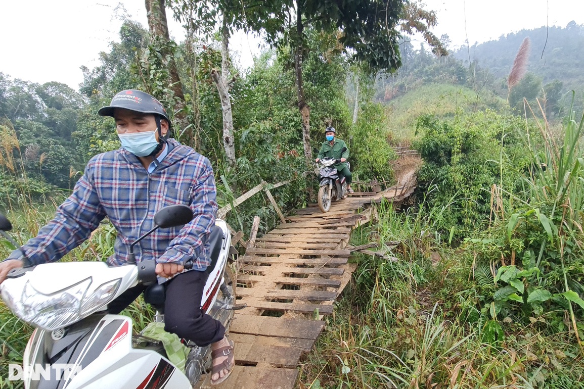 Khởi công xây cầu Dân trí thứ 21 tại xã vùng biên Việt - Lào - 5 Khởi công xây cầu Dân trí thứ 21 tại xã vùng biên Việt - Lào - 5
