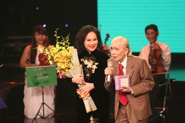 Đong đầy cảm xúc đêm nhạc mừng thọ 90 nhạc sĩ Phan Huỳnh Điểu