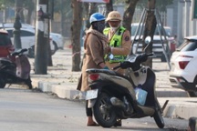 Nhiều người vi phạm giao thông trên đường phố Vinh dù mức phạt tăng nặng