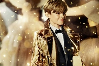 Burberry Tết Ất Mùi 2015 - Vàng son phú quý