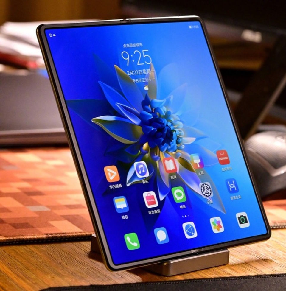 So sánh thiết kế của Huawei Mate X2 và Galaxy Z Fold2 - 8 So sánh thiết kế của Huawei Mate X2 và Galaxy Z Fold2 - 8