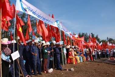 Gần 2.000 người mít tinh hưởng ứng “Tuần lễ biển, hải đảo…”