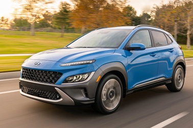 Các hãng "đói" doanh số, hàng loạt mẫu xe giảm giá cả trăm triệu đồng