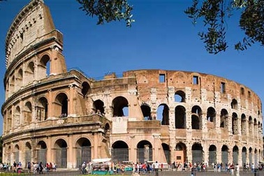 Sau Tháp nghiêng Pisa, đến lượt Đấu trường La Mã cũng bị nghiêng