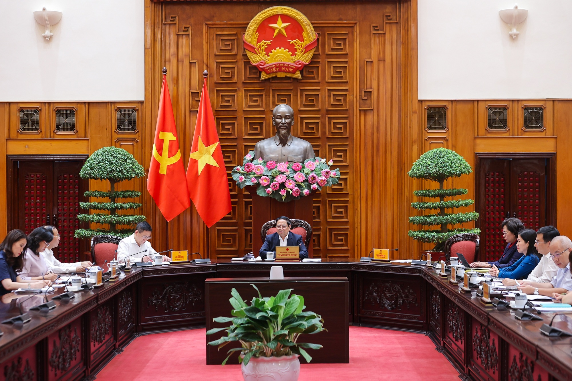 Thủ tướng: Chính sách tiền tệ cần ưu tiên tỷ giá, kiểm soát lạm phát - 1