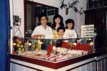 Cậu bé trong bức ảnh "tiệm vàng TPHCM năm 1988" tiết lộ thông tin bất ngờ