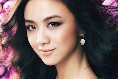 Sao "Sắc, Giới" bất ngờ đính hôn  