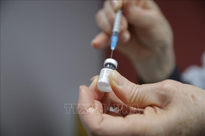Vaccine phòng COVID-19 của hãng Pfizer/BioNtech. Ảnh minh họa: AFP/TTXVN