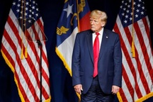 Chi tiết gây xôn xao khi ông Trump "tái xuất" với bài phát biểu quan trọng