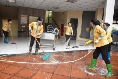 Hà Nội: Tất bật dọn vệ sinh, khử khuẩn trường học