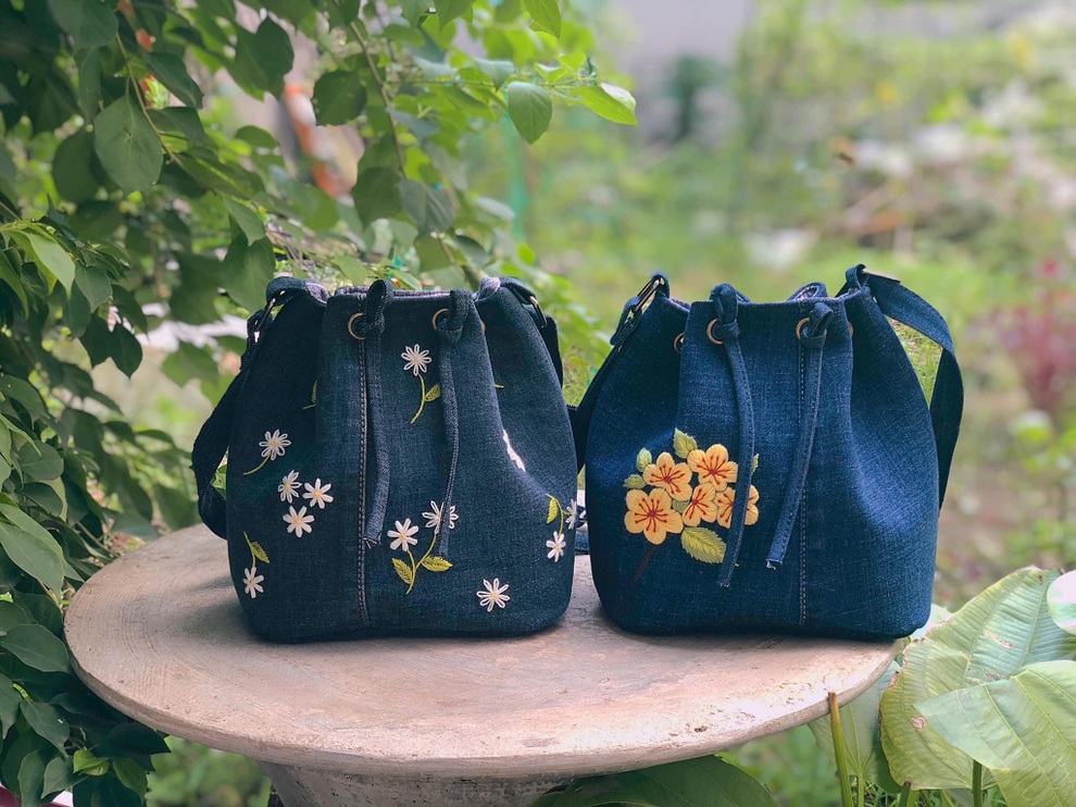 Người phụ nữ kéo dài vòng đời cho những chiếc quần jean cũ - 4 Người phụ nữ kéo dài vòng đời cho những chiếc quần jean cũ - 4