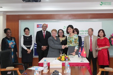 Bệnh viện Quốc tế Thu Cúc ký kết hợp đồng chuyên môn với đối tác nước ngoài
