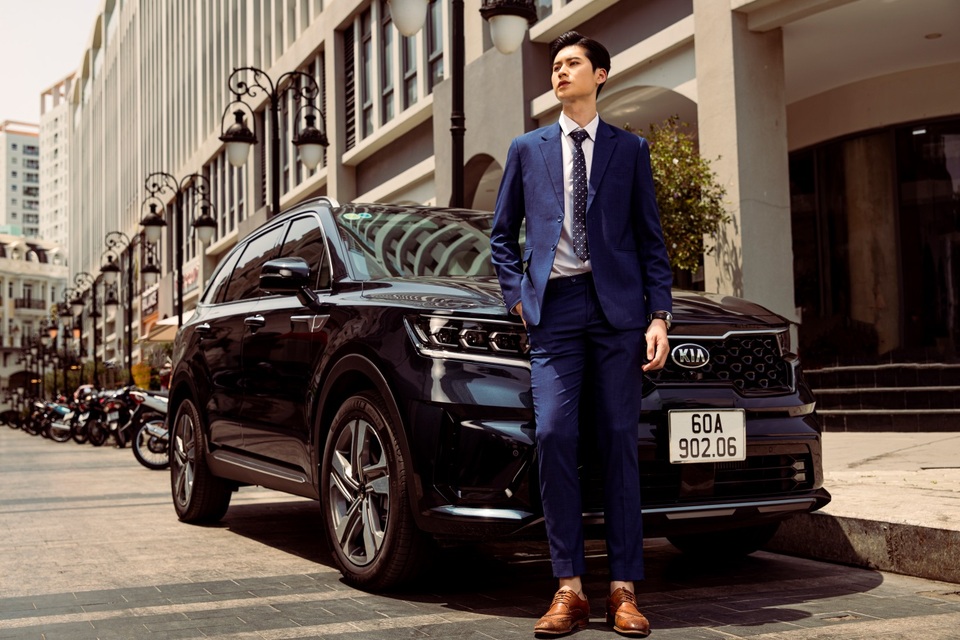 Kia Sorento: Mẫu SUV 7 chỗ đẳng cấp và phong cách cho quý ông hiện đại - 2 Kia Sorento: Mẫu SUV 7 chỗ đẳng cấp và phong cách cho quý ông hiện đại - 2