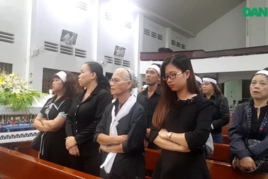 Bà Rịa mưa như trút nước buổi tiễn đưa nhạc sĩ Trần Quang Lộc