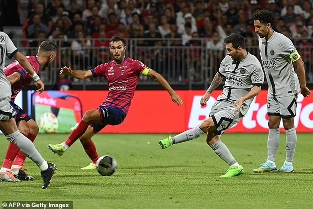 Messi và Neymar tỏa sáng rực rỡ giúp PSG thắng đậm trận ra quân Ligue 1 - 3