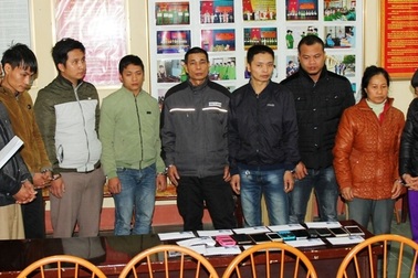 Bắt 9 đối tượng mở sới đánh bạc ngay tại làng