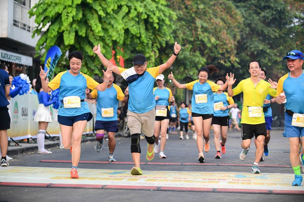 Vietnam Airlines mở bán vé giải chạy “Run For Love 2025”
