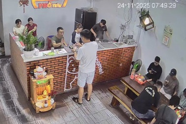 Vợ chồng ở Đắk Lắk mua hành từ TPHCM, xin nước giếng nấu 400 tô phở 0 đồng