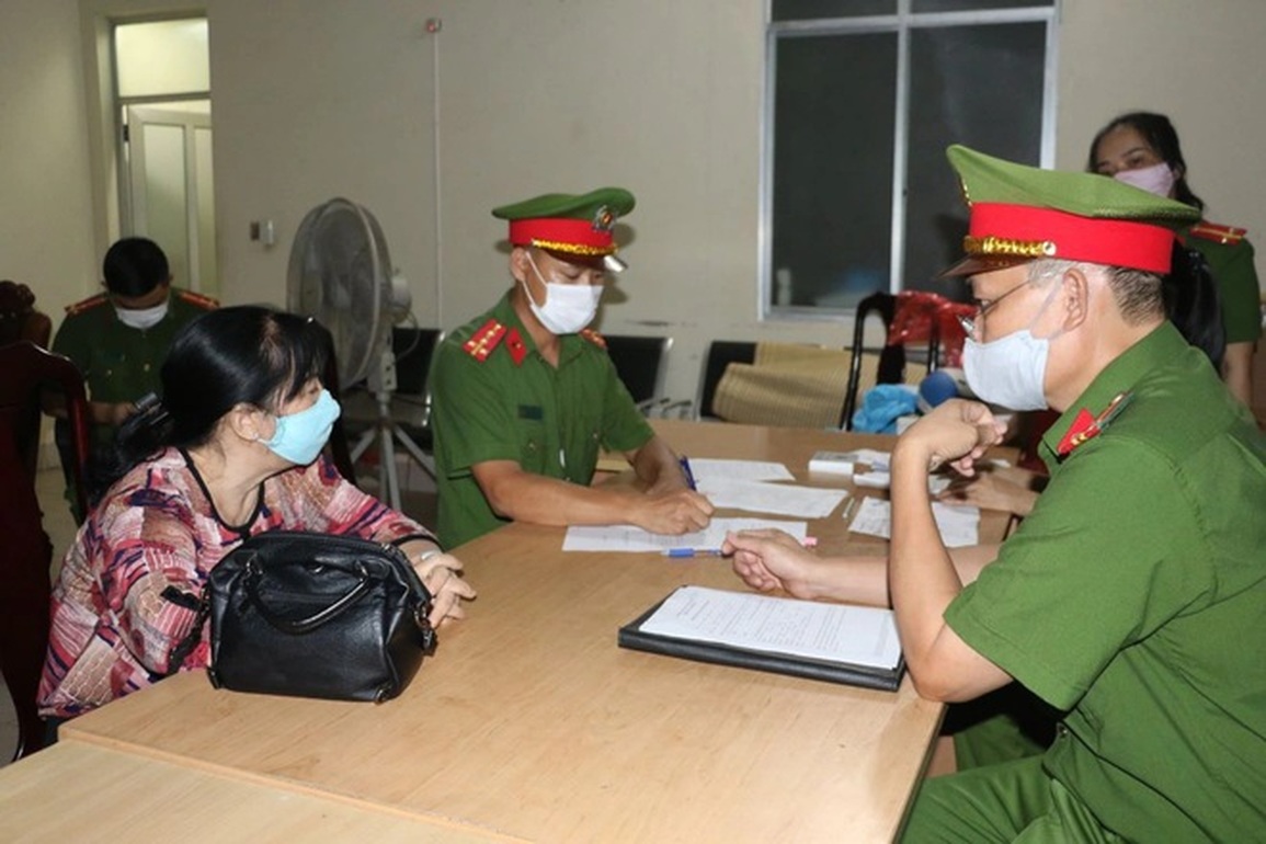 Ồn ào đại gia địa ốc 2021: Kẻ mang danh ăn cắp, người tự tử giữa tòa - 6 Ồn ào đại gia địa ốc 2021: Kẻ mang danh ăn cắp, người tự tử giữa tòa - 6