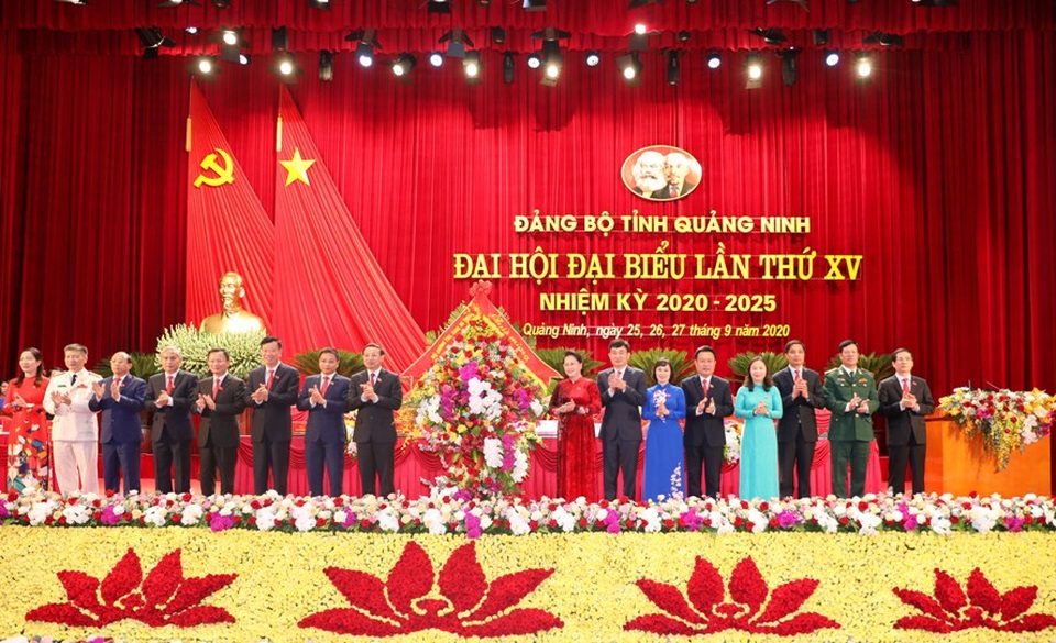 Quảng Ninh cần chuyển đổi mô hình tăng trưởng từ “nâu” sang “xanh” - 5 Quảng Ninh cần chuyển đổi mô hình tăng trưởng từ “nâu” sang “xanh” - 5