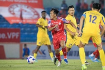 CLB Quảng Nam, CLB Hải Phòng tạm thoát khỏi nguy cơ rớt hạng