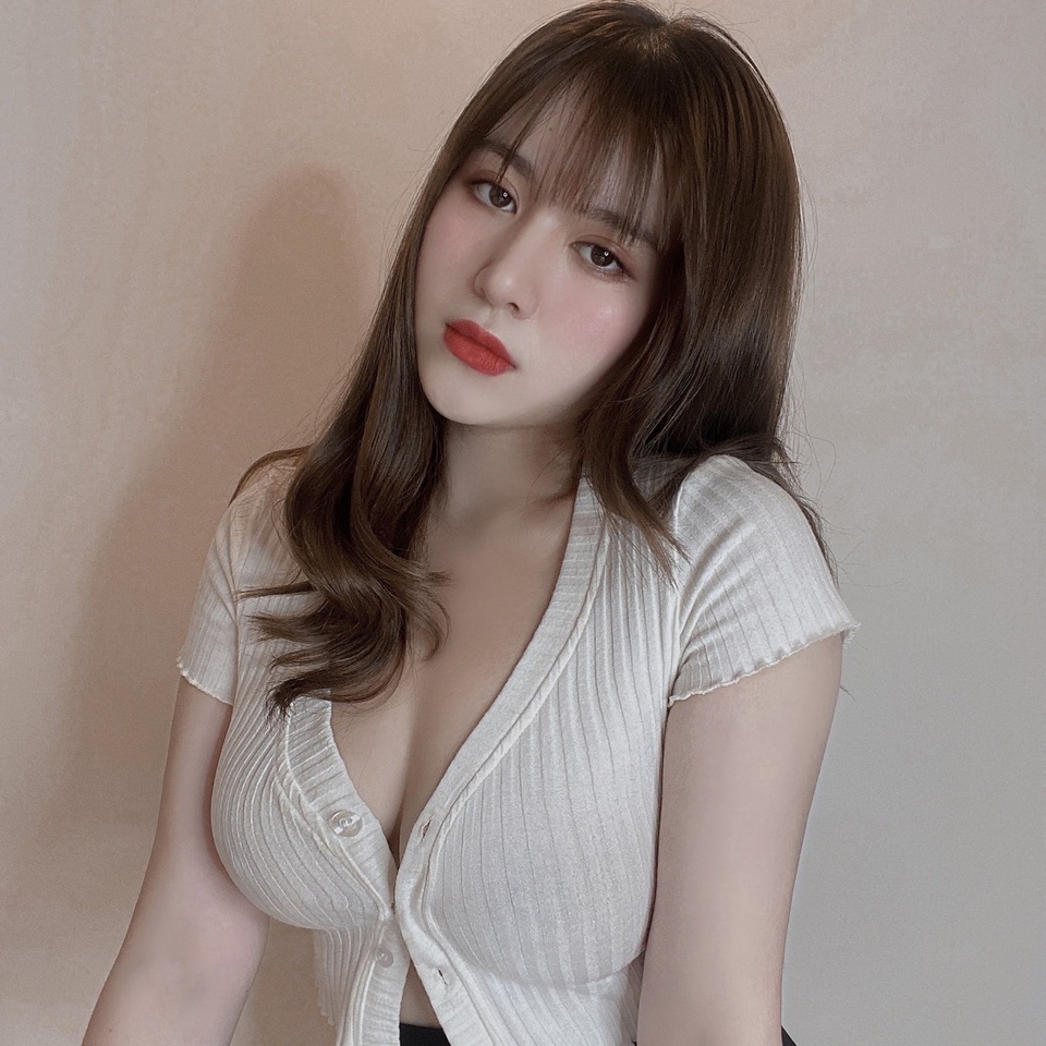 Hot girl Quảng Ngãi mỏi tay chặn tin nhắn khiếm nhã vì quá sexy - 5 Hot girl Quảng Ngãi mỏi tay chặn tin nhắn khiếm nhã vì quá sexy - 5