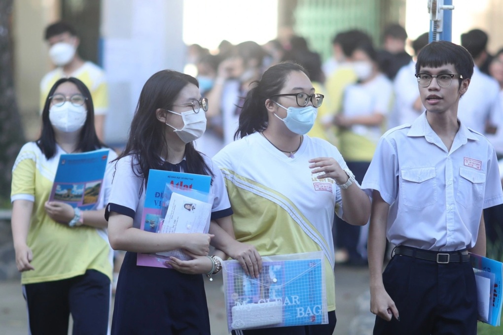 Phổ điểm môn sử được khen... dáng đẹp, điểm đầu vào đại học có thể giảm - 3 Phổ điểm môn sử được khen... dáng đẹp, điểm đầu vào đại học có thể giảm - 3