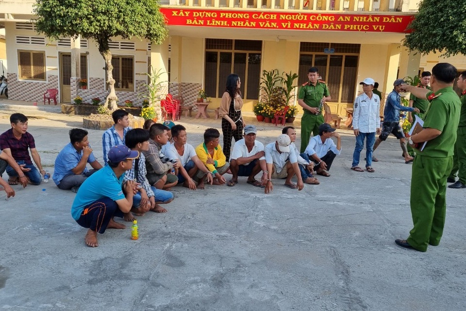 Trường gà chỉ mở cửa cho người quen, tai mắt canh tận cổng công an huyện - 1 Trường gà chỉ mở cửa cho người quen, tai mắt canh tận cổng công an huyện - 1