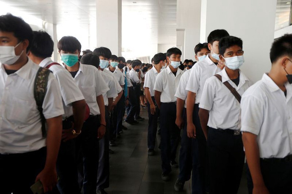 Thất nghiệp vì Covid-19, người Thái đổ xô đến hội chợ tìm việc làm - 2 Thất nghiệp vì Covid-19, người Thái đổ xô đến hội chợ tìm việc làm - 2