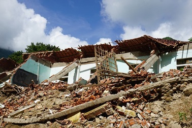 Nhà công vụ vùng biên bị xóa sổ, thầy cô phải thuê nhà ở