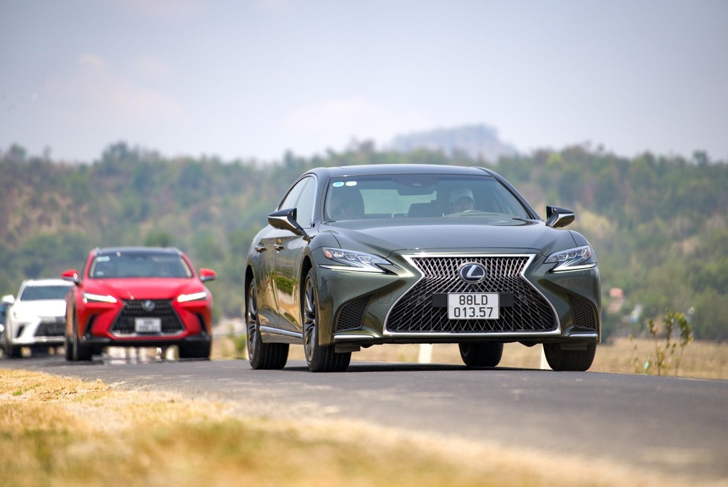 Cùng Lexus lên rừng, xuống biển - Hành trình của sự êm ái, hứng khởi - 1 Cùng Lexus lên rừng, xuống biển - Hành trình của sự êm ái, hứng khởi - 1