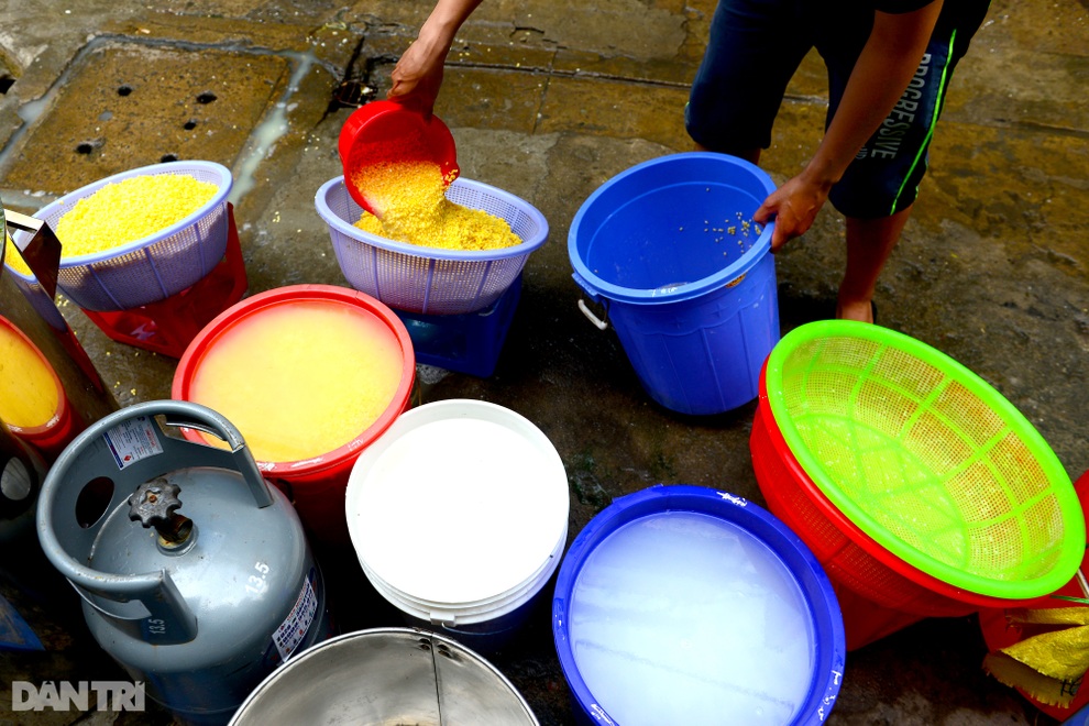 Gia đình người Hoa ở Sài Gòn gói 10.000 bánh bá trạng bán dịp Tết Đoan Ngọ - 5 Gia đình người Hoa ở Sài Gòn gói 10.000 bánh bá trạng bán dịp Tết Đoan Ngọ - 5
