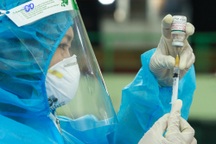 Thủ tướng chỉ đạo làm rõ vụ được tiêm vắc xin Pfizer nhờ "ông ngoại"