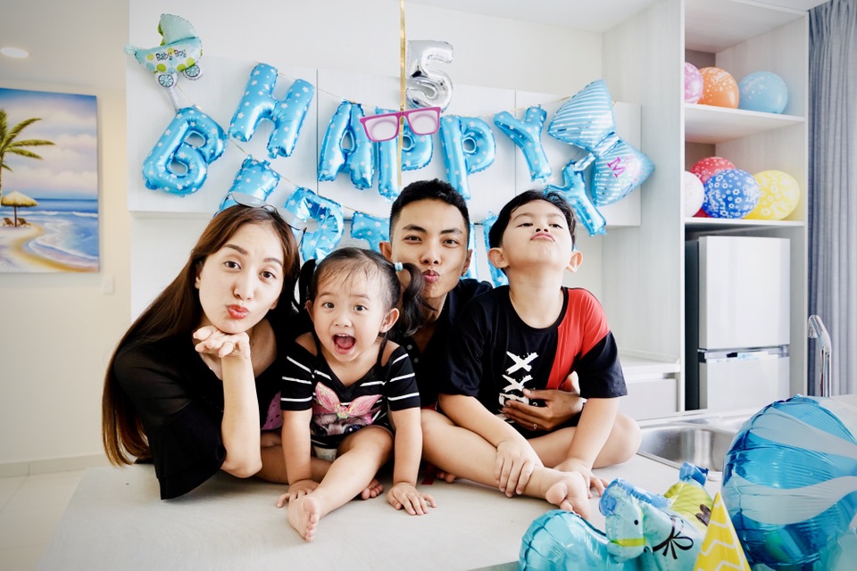 Nổi tiếng là thế nhưng vợ chồng Khánh Thi không ép con phải giỏi - 13 Nổi tiếng là thế nhưng vợ chồng Khánh Thi không ép con phải giỏi - 13