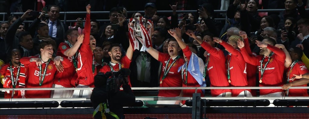 Vô địch Carabao Cup, cầu thủ Man Utd ăn mừng tưng bừng - 1 Vô địch Carabao Cup, cầu thủ Man Utd ăn mừng tưng bừng - 1